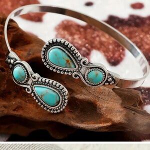 NEW Silver & Turquoise Western Chic Bracelet